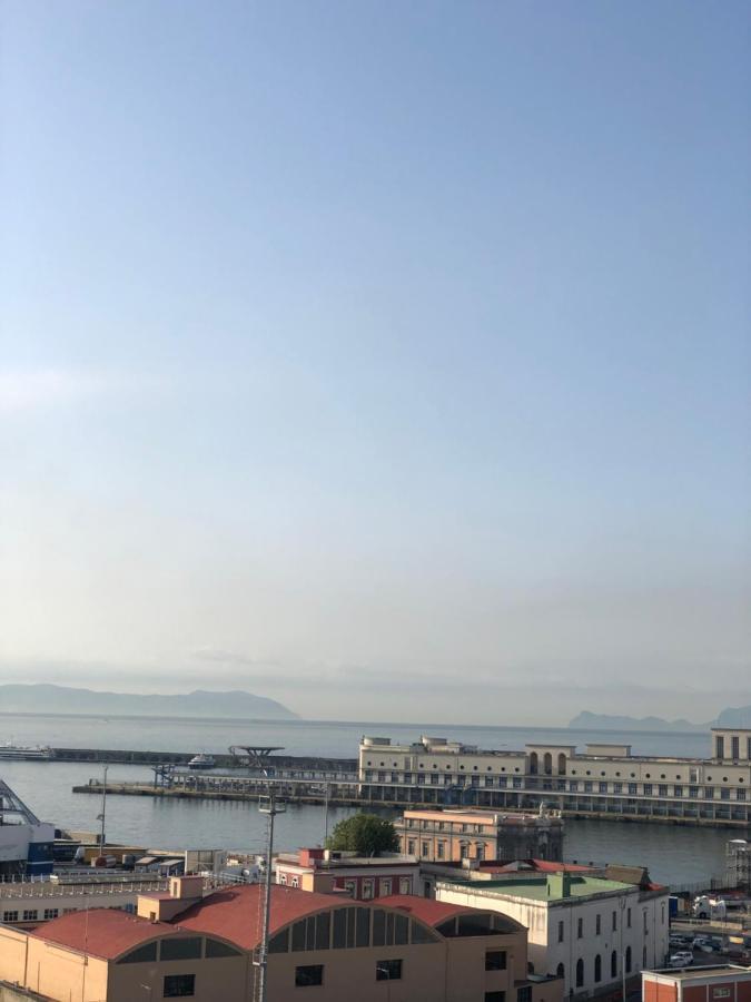Marina Sky 8 * Nápoles